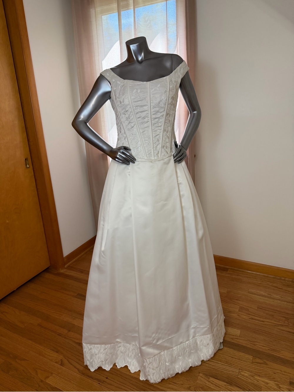 Off-Shoulder Ivory Bridal corset look Dress